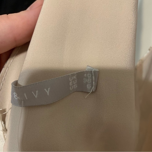 Hope & Ivy ivory floral ruffled waist satin jumpsuit size US 6 NWT - Picture 8 of 10